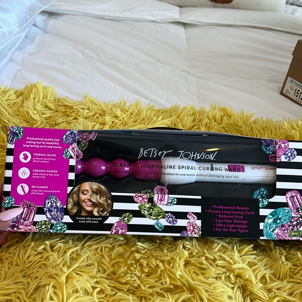 Betsy Johnson ceramic wand